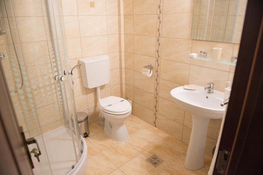 Pensiunea Floare De Colt Gáldmező Kültér fotó